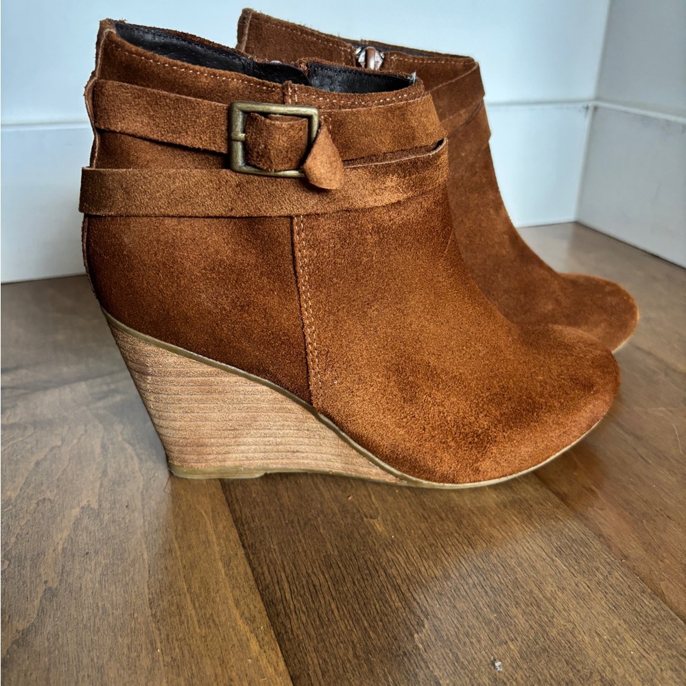 Le Chateau Women's Brown Suede Wedge Ankle Boots
